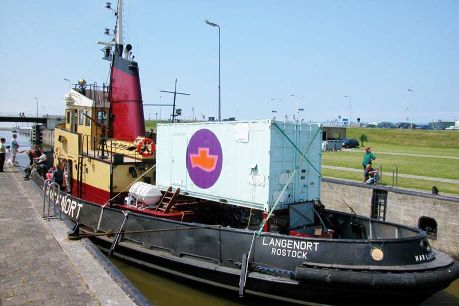 Es una clínica ambulante en la que se realizan abortos en condiciones acordes con la ley holandesa. Foto tomada de: .womenonwaves.org