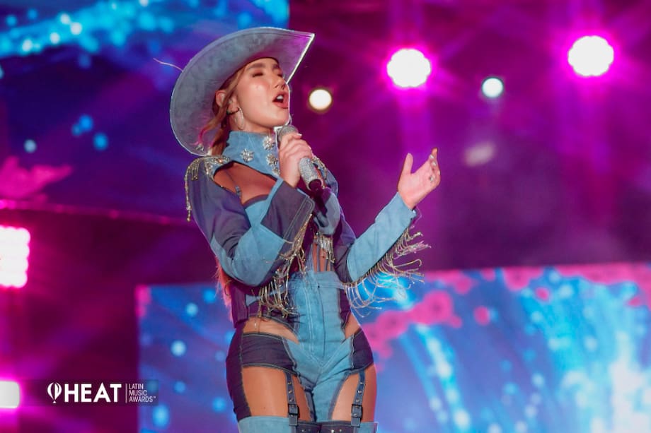 Paola Jara enamoró con su voz al público HEAT.