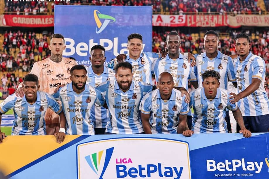 Deportes Tolima, vestido de albiceleste, se impuso 2-1 a Independiente Santa Fe en El Campín.