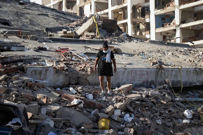 "Aquí veo mucha gente, pero no veo humanidad": sobrevivientes del terremoto en Venezuela