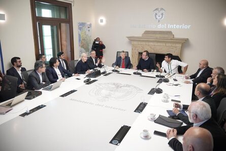 Dejar de apuntar a la cabeza, la estrategia del Gobierno para salvar sus reformas