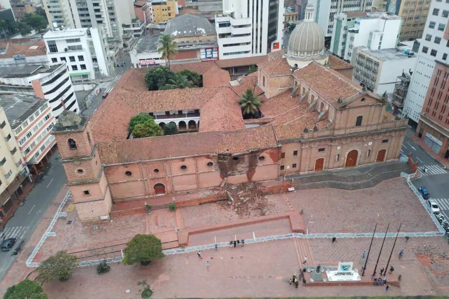 La fachada de la Iglesia San Francisco se desplomó el pasado 24 de mayo tras fuertes lluvias presentadas en Cali.