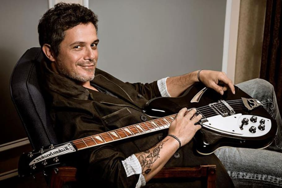 Alejandro Sanz es padre por cuarta vez