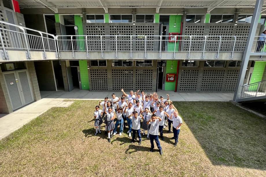 Se revisaron las iniciativas programáticas de los candidatos en el sector de la educación.