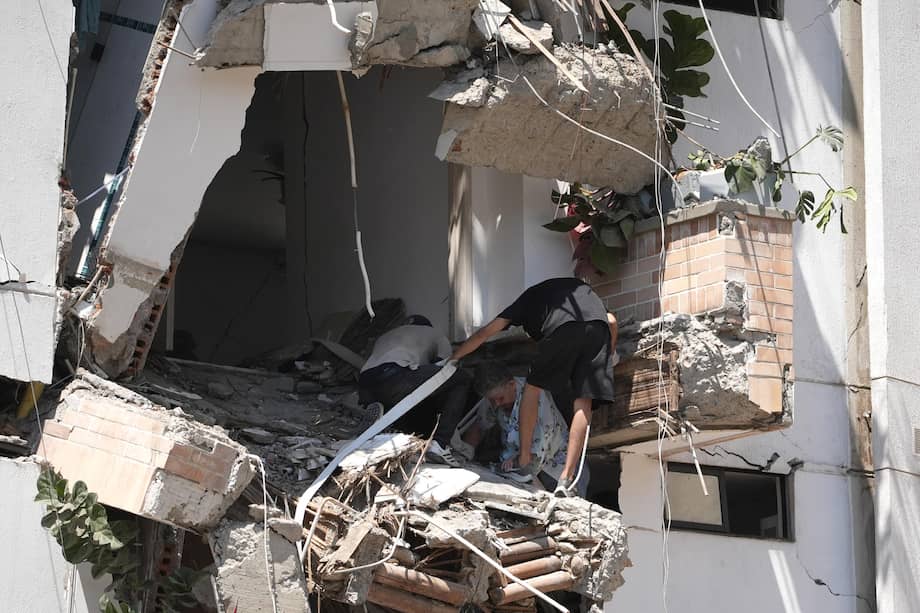 En Colombia se reportó un terremoto de magnitud 7,4. Más de 100 personas han fallecido tras el temblor.