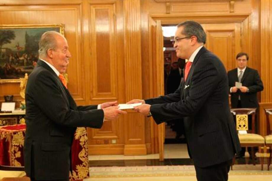 Nuevo embajador de Colombia en España se presenta ante Rey Juan Carlos
