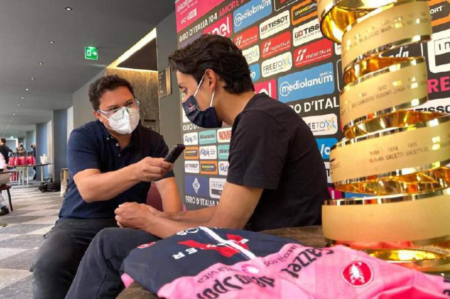 Camilo Amaya, periodista de El Espectador, siguió a Egan Bernal durante el Giro de Italia. / Archivo particular