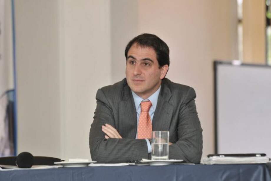 Uribismo enfiló baterías contra el ministro de Minas y Energía