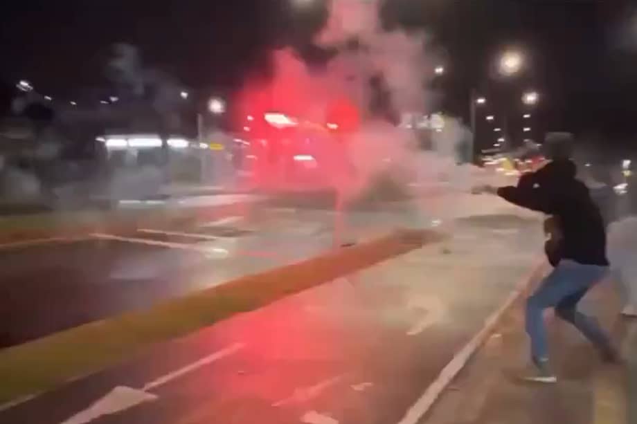 El enfrentamiento habría sido promovido por un establecimiento comercial.