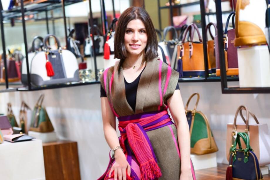 Juliana Mejía, la artista que diseña carteras sin pecado