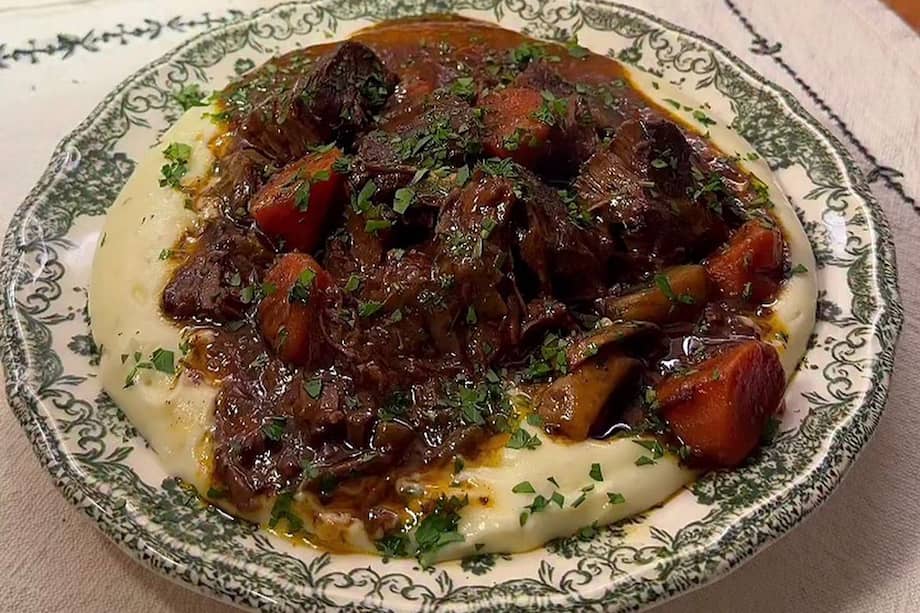 Boeuf bourguignon, exponente de la gastronomía francesa.