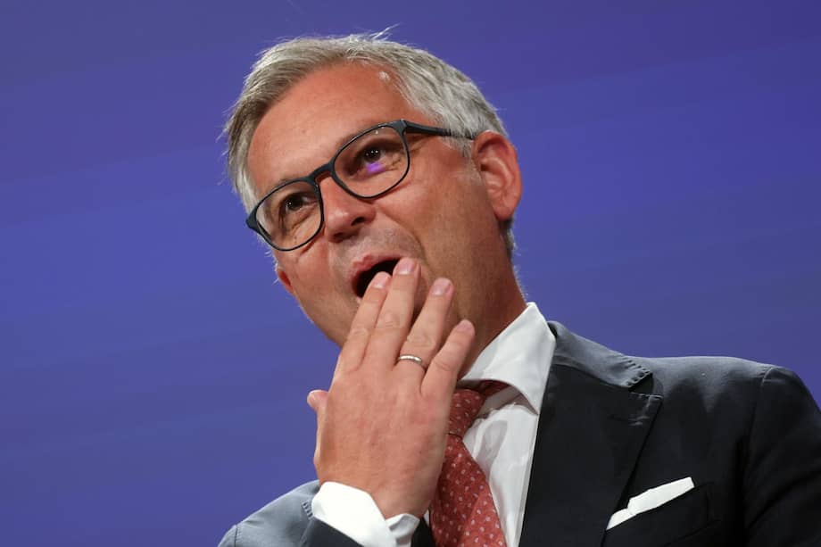 El comisario europeo de Asuntos Internos y Migración, Magnus Brunner, ofrece una rueda de prensa tras una reunión virtual de los ministros del Interior de la Unión Europea en la Comisión Europea, en Bruselas (Bélgica), el 4 de agosto de 2026.