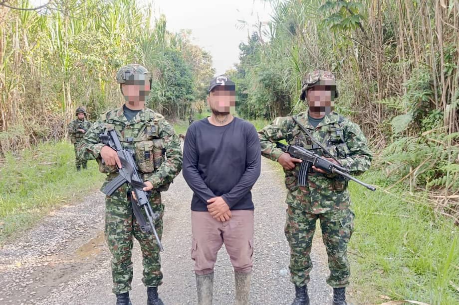 El capturado también haría parte de las redes de apoyo del frente Jaime Martínez, de las disidencias de las Farc