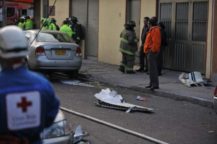 La Aeronáutica Civil, confirmó que la avioneta –de matrícula HK-3917 G, con cuatro ocupantes a bordo– se precipitó a tierra luego de despegar del aeropuerto El Dorado con destino a Guaymaral. / Gustavo Torrijos/ El Espectador