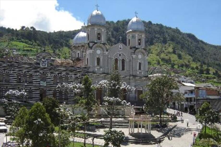 Policía Nacional pide disculpas públicas en Yarumal por asesinatos en el 93 y 94