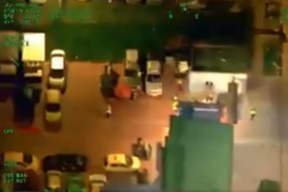 El operativo, que terminó con la captura de 22 personas, contó con el apoyo del helicóptero Halcón de la Policía de Bogotá. / Archivo particular