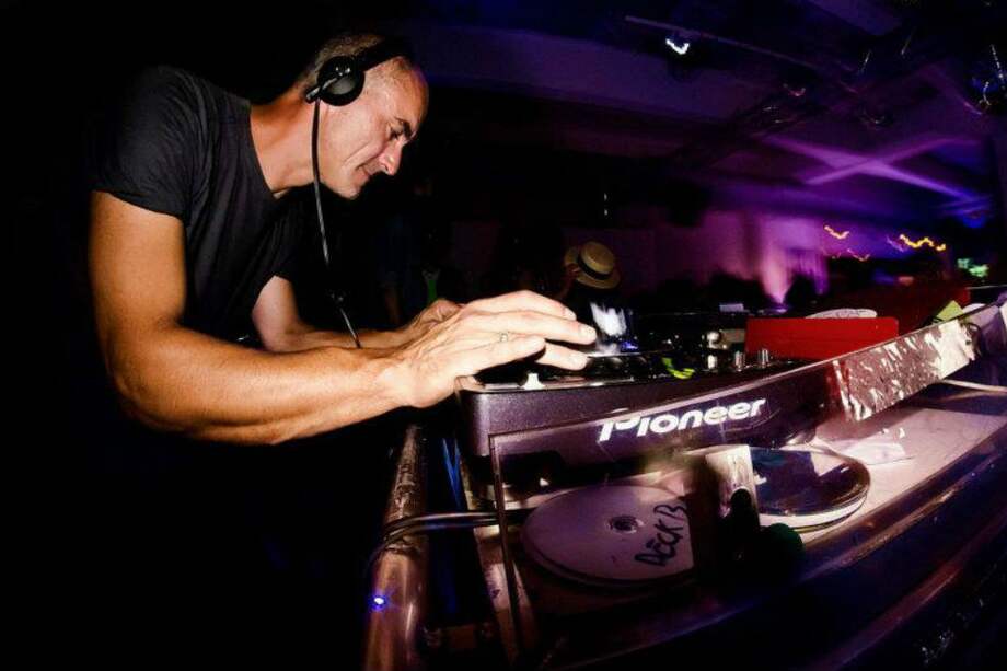 Tomada de Facebook.com/robertmilespage/