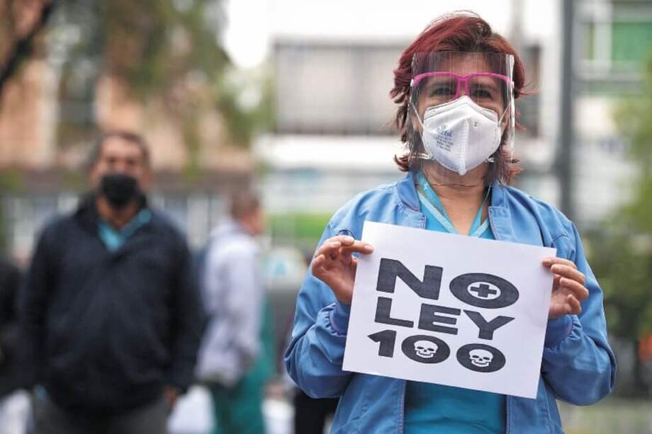 Entre opositores radicales y defensores a ultranza, la ley cumplió 26 años de vigencia en diciembre. En el Parlamento piden afianzar el componente público del sistema, mejorar las condiciones de los empleados y eliminar la intermediación de EPS en el manejo de recursos. / Mauricio Alvarado/El Espectador