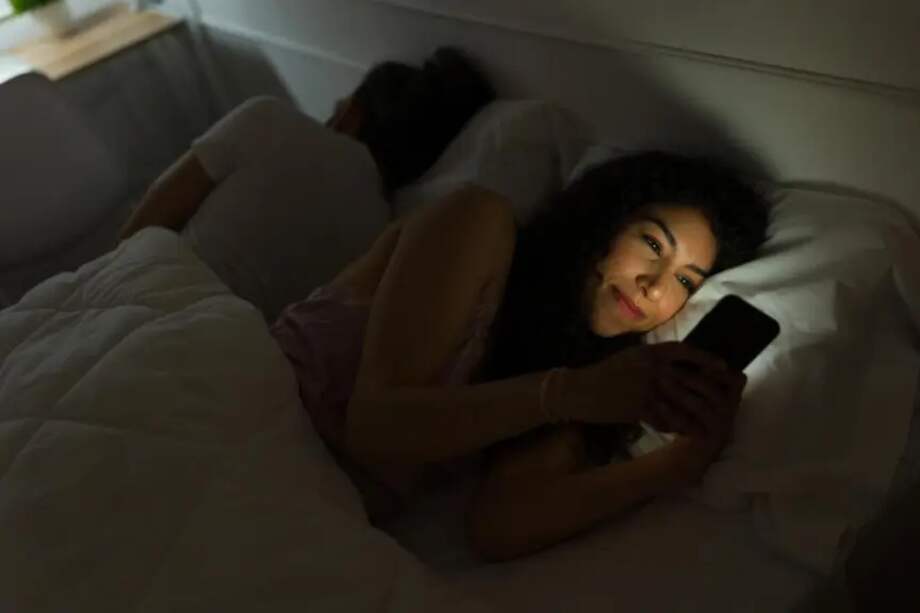 Las microinfidelidades son pequeñas grietas que, si no se atienden, pueden derrumbar los cimientos de una relación.