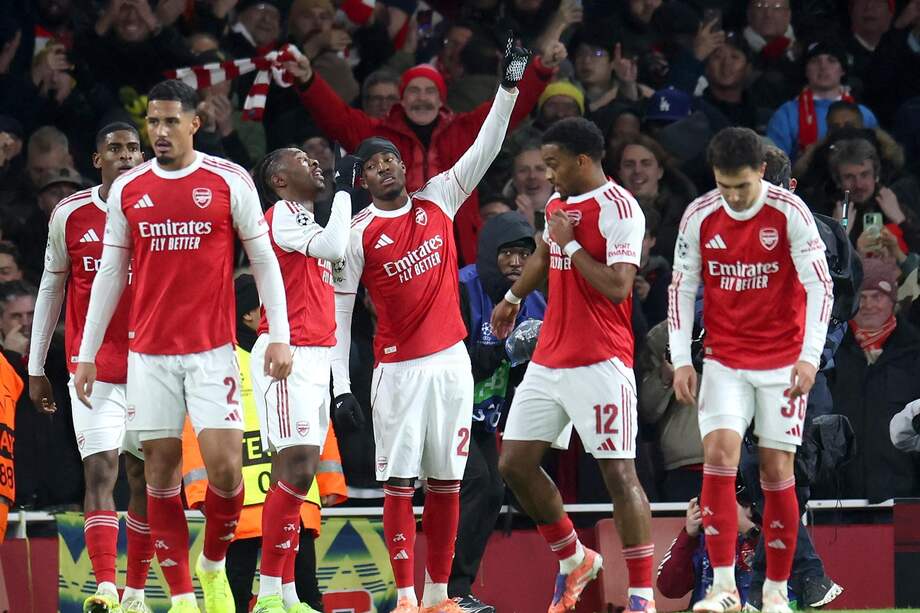 Arsenal resolvió un duelo parejo con una actuación dominante en el segundo tiempo, capitalizó los errores de Bayern y se quedó con un triunfo que lo deja como único líder del grupo en la Champions.