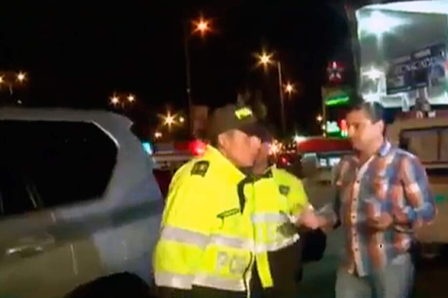 Conductor ebrio que iba en automóvil de congresista mordió a un policía