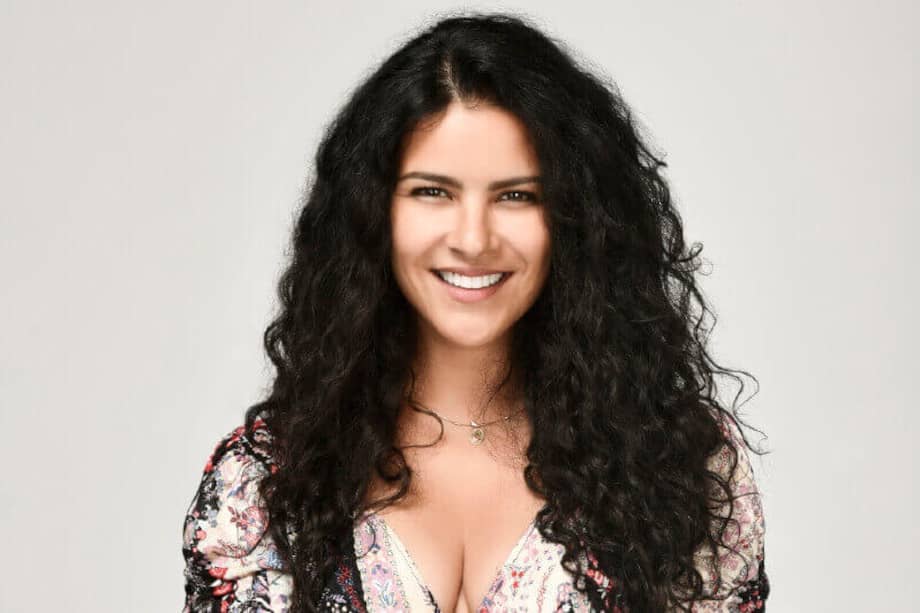 Litzy Domínguez piensa que mucha gente que quiera ir a probar suerte en otro país se identificará con la historia de la serie. / Cortesía