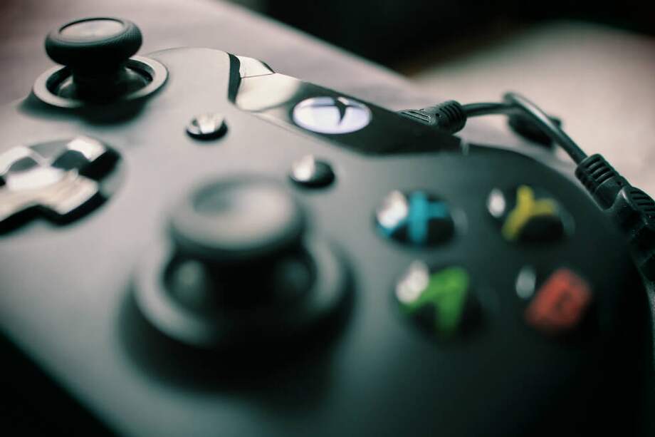 La nueva consola de la compañía cuenta con una inusual forma monolítica. / Pixabay.