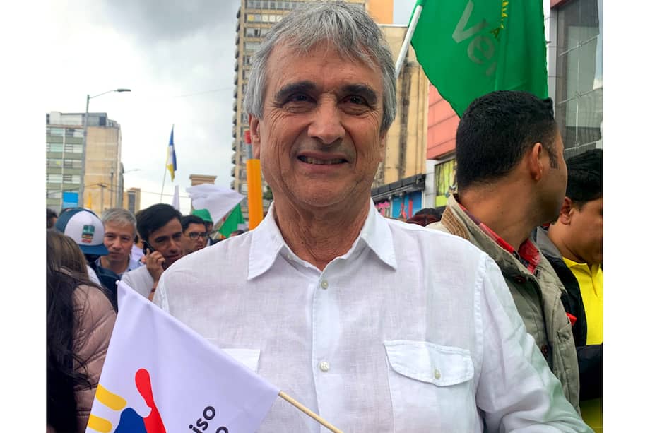 El senador Iván Marulanda es el principal impulsor de la propuesta de renta básica de emergencia.