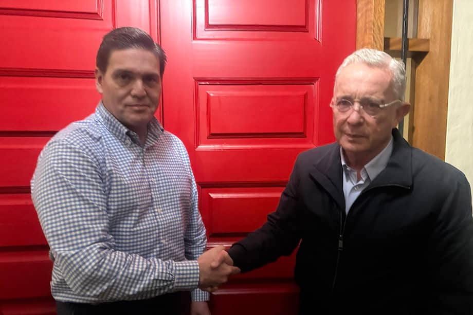 El expresidente condenado Álvaro Uribe y el exministro de Defensa Juan Carlos Pinzón.