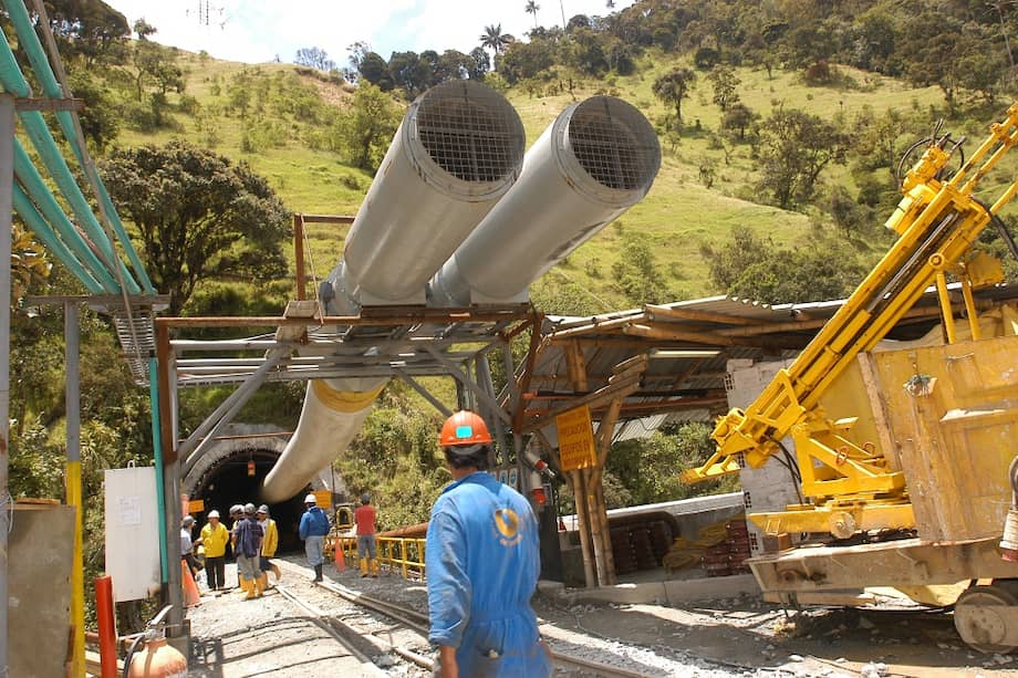 Si no hay imprevistos está programado para finales del año 2019 se entregue la obra del túnel de La Línea. / Archivo.