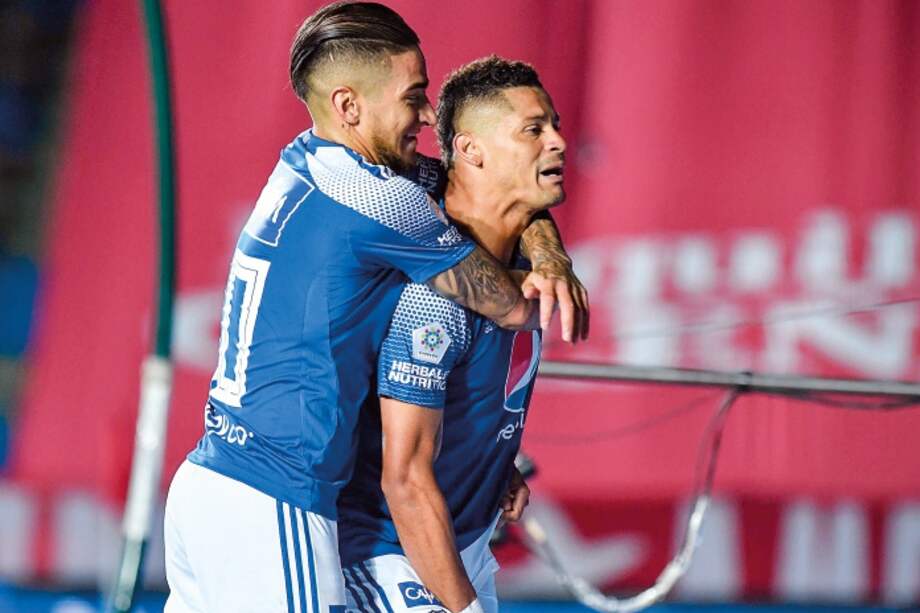 Ayron del Valle (derecha) y Cristian Arango son los goleadores de Millonarios en la Liga BetPlay 2020.