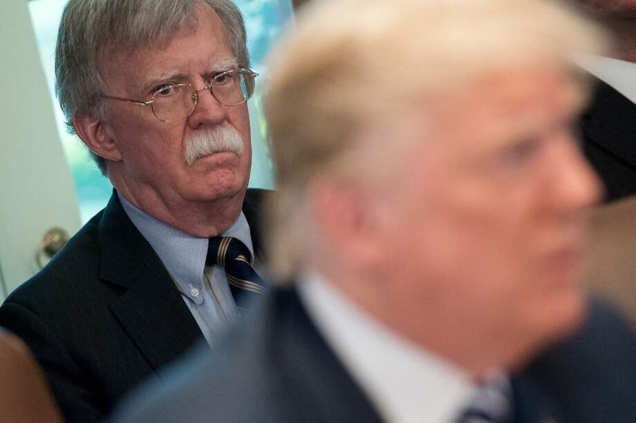 El mandatario estadounidense se ha propuesto impedir la publicación de John Bolton.