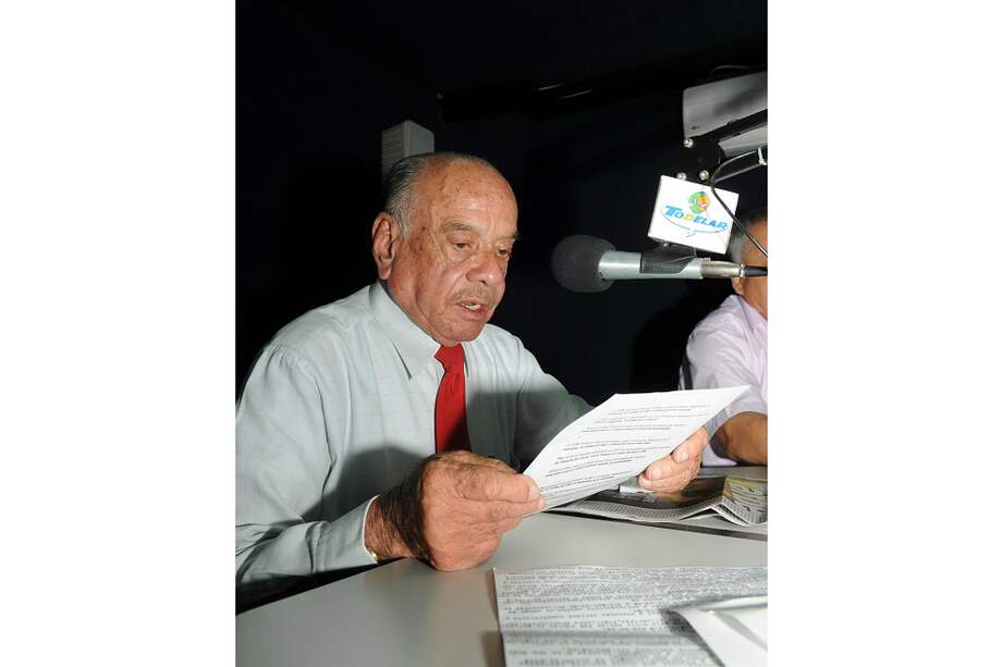 Pastor Londoño comenzó su carrera en la radio en 1953.