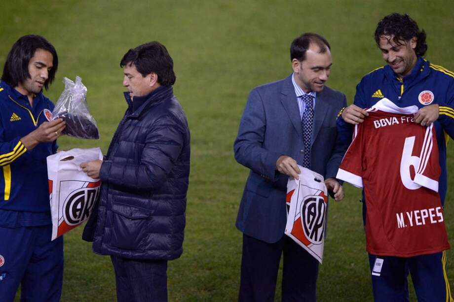 Falcao y Yepes, homenajeados por River Plate