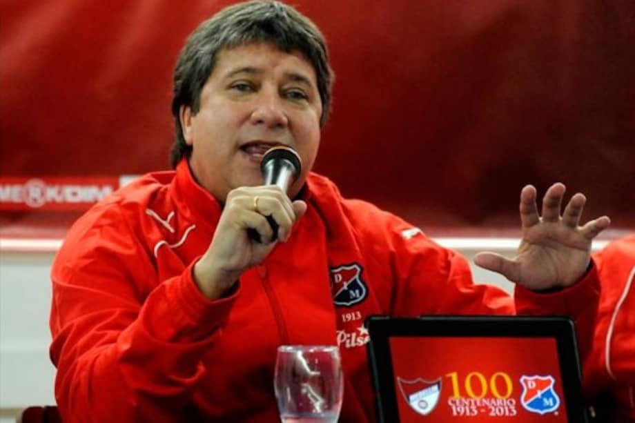 'Bolillo' Gómez ya no es más técnico de Medellín