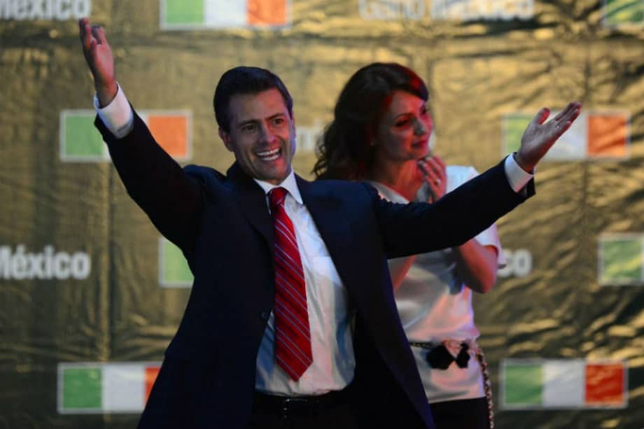 Enrique Peña Nieto celebra el triunfo de la selección mexicana