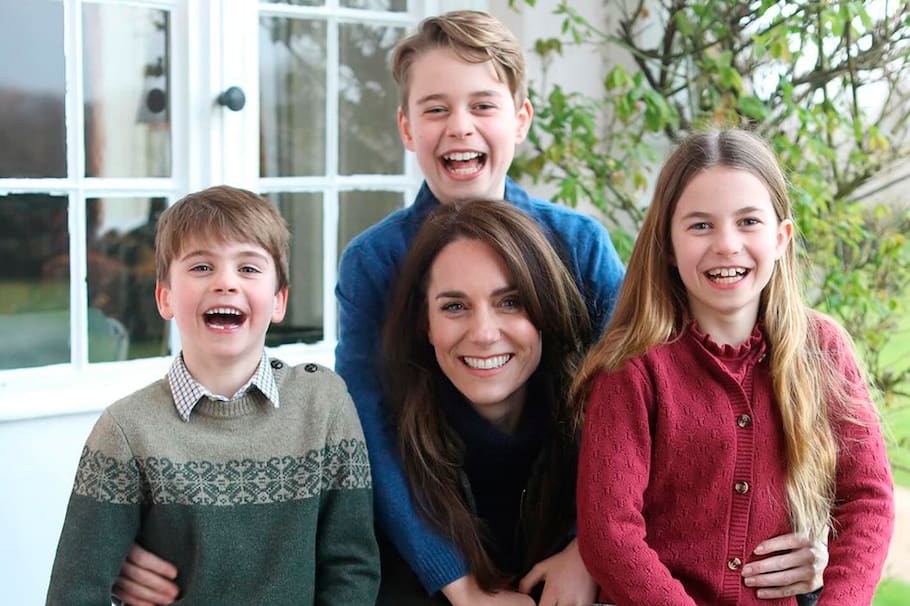Kate Middleton, princesa de Gales, reapareció pero un detalle causó alarma