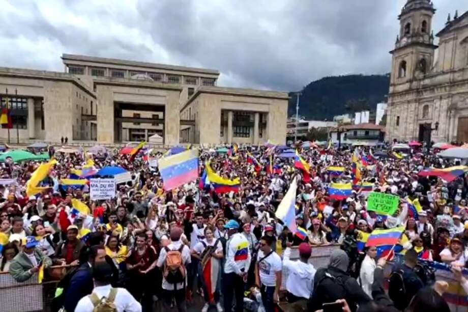 Congregación de ciudadanos venezolanos en Bogotá.
