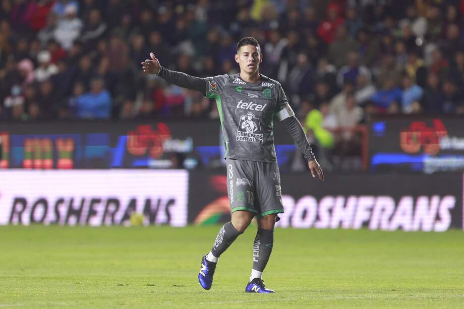 De la mano de James Rodríguez el León le ganó como visitante al Pachuca y asumió el liderato de la Liga MX. (México). EFE /David Martínez Pelcastre