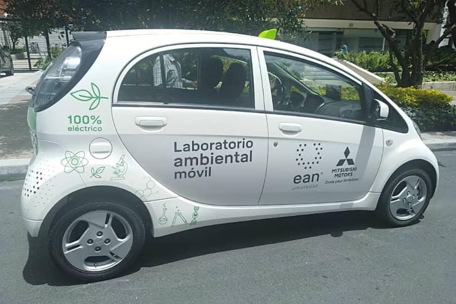 El laboratorio móvil funciona mediante dispositivos de medición instalados en dos vehículos como este que hacen parte del proyecto / Cortesía.