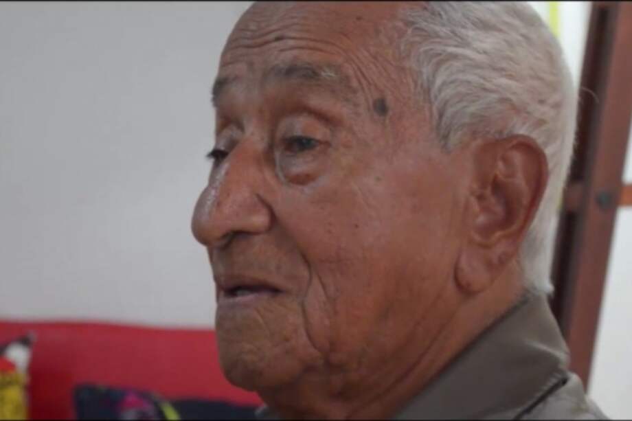 Amadeo Sánchez, con 105 años, es amante de la música y el baile