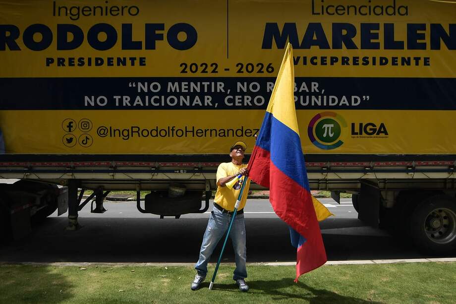 A pocas horas de las elecciones, una de las sedes de la campaña de Rodolfo Hernández es el punto en el que se concentra la emoción de una campaña en la que el gran ausente es el candidato.