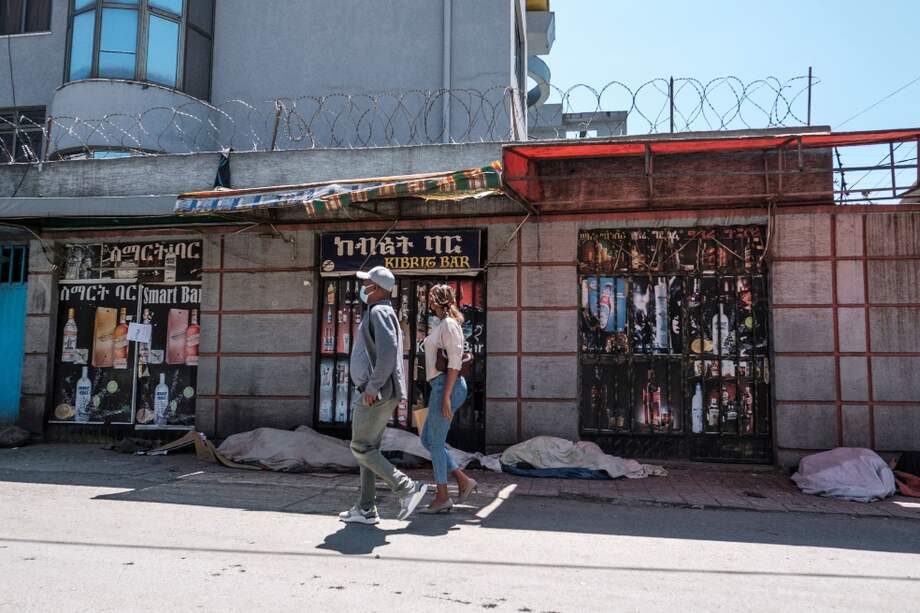 Autoridades de la capital etíope le piden a sus ciudadanos prepararse para luchar.