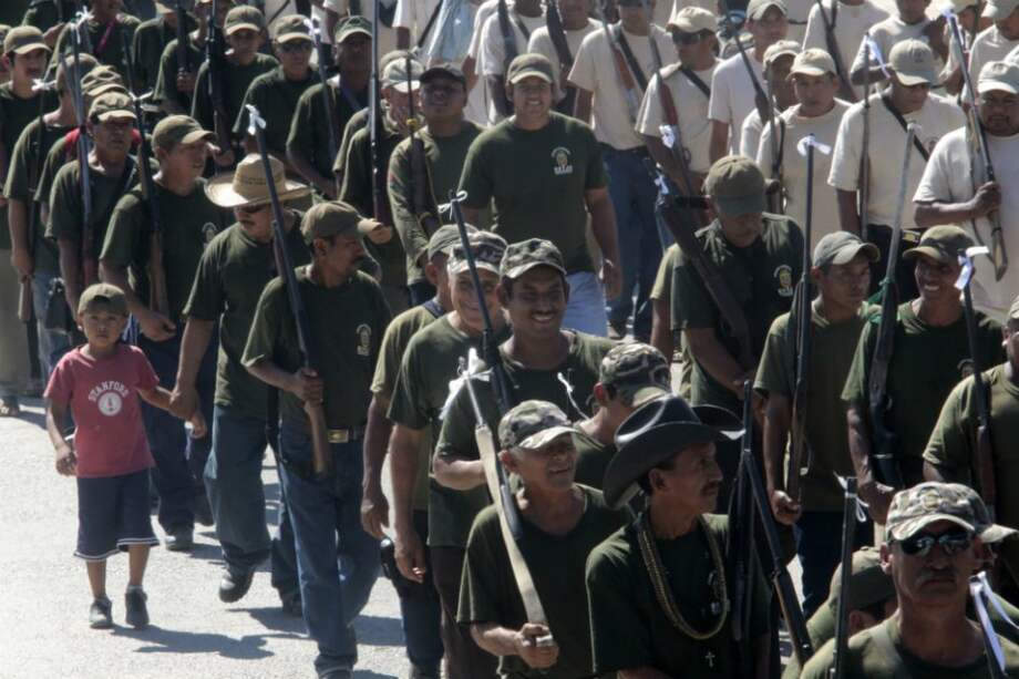 Paramilitares ocupan dos poblados más en México en plena ola de violencia