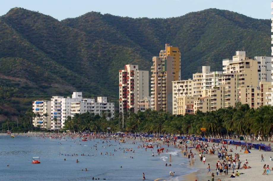 La Policía Nación pondrá en marcha la campaña 'Yo Protejo la Vida' por medio de la cual se espera mantener la seguridad y el orden durante la Semana Santa / Bloomberg News