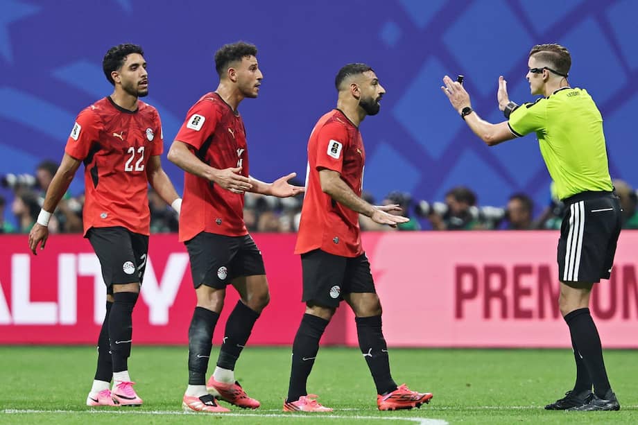 El árbitro y el VAR quedaron en el centro de la conversación tras varias decisiones determinantes en un partido que terminó con una espectacular remontada de la selección argentina.