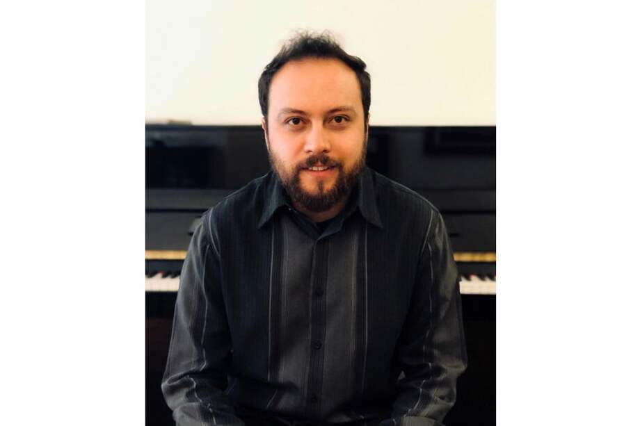 La banda sonora ganadora -“Corazón de Tierra”- compuesta por el colombiano, de 29 años, ambienta el corto “Somos Tierra”, de la realizadora argentina Agustina Macri, una emotiva reflexión sobre el valor de amar y cuidar la tierra, y del compromiso con las raíces.