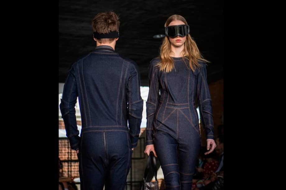 El tejido bautizado "Beauty Denim" absorbe el calor corporal y lo devuelve en forma de rayos ultrarrojos largos. / AFP