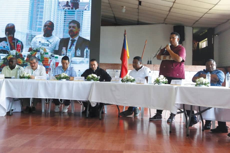 Instalación de la mesa de conversación socio jurídica para la construcción de paz con los grupos armados ilegales.