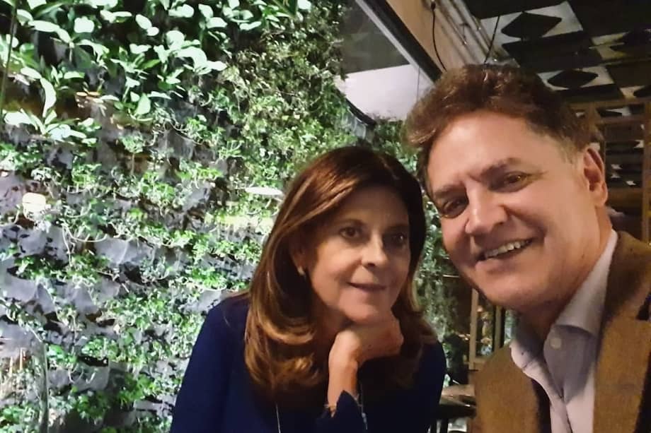 Marta Lucía Ramírez y su esposo, Álvaro Rincón.Foto tomada del Twitter de @mluciaramirez